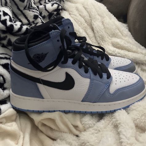 Nike Air Jordan 1 Never Worn No Creases Nike Shoes Women Teal, Nike Dhoes, Nike Shoes Cute, Unique Nike Shoes, Blue Quinceanera Shoes, Air Jordans Blue, Air Forces Shoes, Blue Air Jordans, Aesthetic Nike Shoes