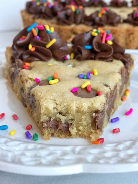 12 Inch Cookie Cake, 12 Inch Cookie Cake Recipe, Cookie Cakes Birthday Designs, Big Cookie Cake, Homemade Cookie Cake, Giant Cookie Recipes, Homemade Cookie Cakes, Chocolate Chip Cookie Pizza, Chocolate Chip Cookie Cake Recipe