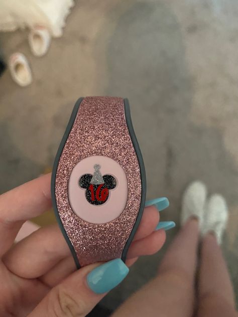 #rosegold #disney #magicband #16birthday Rose Gold, 16th Birthday, Disney, Disney Magicband, Disney Magic Bands, Magic Bands, Disney Magic, Band, Electronic Products