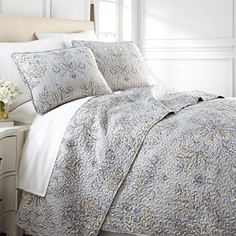 Southshore Fine Living, Inc. Vintage Garden Collection - ... https://www.amazon.ca/dp/B07VJ561HR/ref=cm_sw_r_pi_dp_U_x_qJsdEbG06WPS1 Oversized Quilt, Cotton Quilt Set, Fine Living, Garden Quilt, Quilted Sham, Bedding Stores, Blue Quilts, King Quilt, Quilt Cover Sets