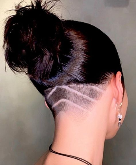 Soft Undercut Long Hair, Under Hair Shaved, Shaved Side Haircut, Shaved Hairstyles For Women, Side Haircut, Undercut Hair Designs, Shaved Designs, Shaved Hairstyles, Undercut Hairstyles Women