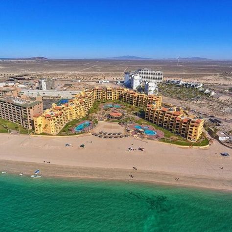 Princesa de Peñasco Condo D203 Sandy Beach Puerto Peñasco offers accommodations in Puerto Peñasco, a few steps from Sandy Beach. This beachfront property offers access to a terrace and free private parking. With free Wifi, this 2-bedroom apartment provides a flat-screen TV, a washing machine, and a fully equipped kitchen with a dishwasher and oven. Towels and bed linen are provided in the apartment. For added privacy, the accommodation features a private entrance. Puerto Penasco, Mexico, Sky Resort, Puerto Peñasco, Public Bath, Large Balcony, Oceanfront Condo, Luxury Condo, Beachfront Property