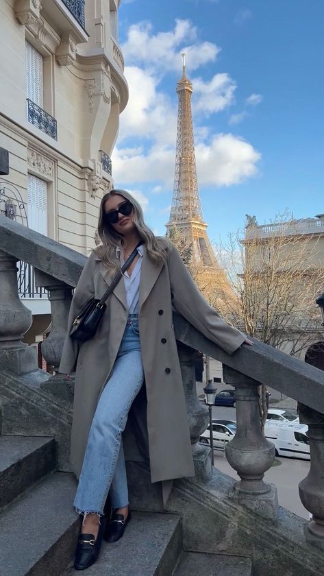 Italy Jeans Outfit, Lily Clark Outfits, Paris Winter Outfits, London Trip Outfit, Lily Clark, Europe Winter Outfits, Paris Trip Outfits, Eurotrip Outfits, Aesthetic Winter Outfits