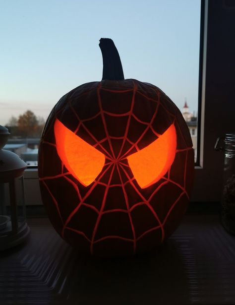 Designs For Pumpkin Carving, Pumkin Carving Ideas Spiderman, Pumpkins Carving Ideas Creative, Carves Pumpkins Ideas, Carve Pumpkins Aesthetic, Holloween Punkins Ideas, Halloween Pumpkin Designs Carving, Cute Pumpkin Designs Carved, Cute Halloween Pumpkin Carving Ideas