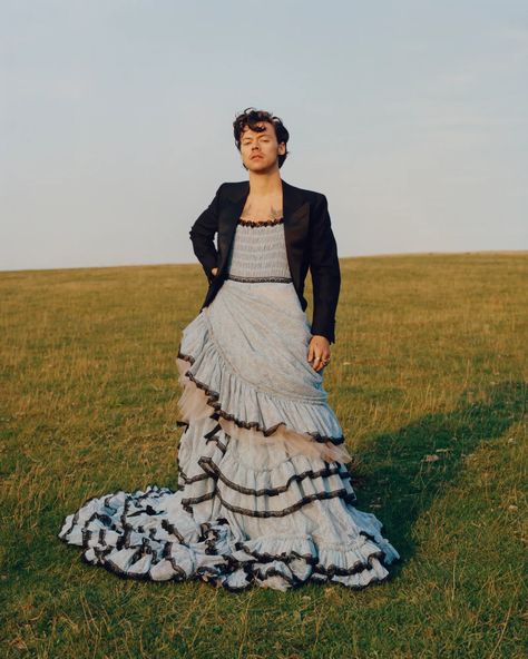 The 29 Best Fashion Moments of 2020 | Vogue Harry Styles Dress, Harry Styles Vogue, Harry Styles Photoshoot, Gemma Styles, Vogue Photoshoot, Harry Styles Outfit, Gender Fluid Fashion, Genderless Fashion, Magazine Vogue