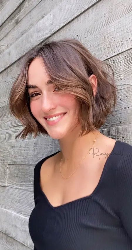 50 Short Hairstyles That Looks so Sassy : Textured Modern Bob Haircut Balayage, Female Haircuts Short, Cute Short Hair Cuts For Women, Short Womens Haircuts 2022, Female Bob Haircut, Feminine Short Hairstyles, Female Short Haircut, Feminine Short Haircuts, Short Haircut Ideas For Women