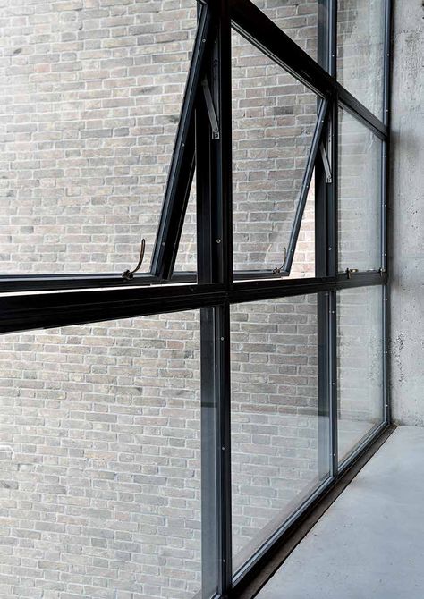 Black Pvc Windows, Porte In Ferro, Steel Doors And Windows, Industrial Windows, Metal Windows, Iron Windows, Steel Windows, Broken Window, Steel Buildings