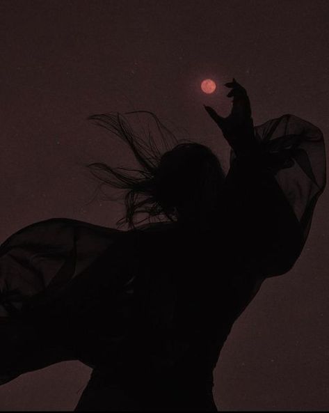 Hellenic Polytheism, Nona Limmen, Witch Photoshoot, Buck Moon, Arte Occulta, Vampire Aesthetic, Yennefer Of Vengerberg, Dark Paradise, Gothic Aesthetic