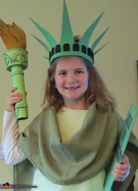 Statue Of Liberty Torch Diy, Diy Statue Of Liberty Crown, Diy Statue Of Liberty Costume, Smurf Costume, Girls Harley Quinn Costume, Statue Of Liberty Costume, Statue Of Liberty Crown, Usa Costume, Halloween Costumes 2014