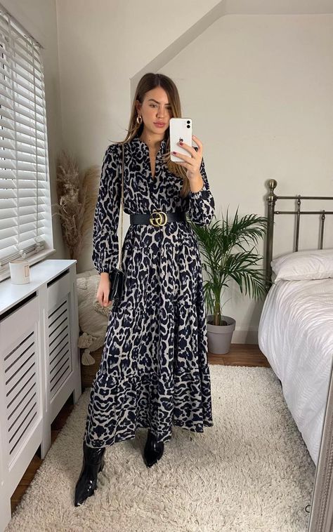 Long Winter Dress Outfit, Maxi Dress Winter Outfit, Animal Print Dress Casual, Leopard Print Dress Outfit, Animal Print Dress Outfits, Winter Maxi Dress Outfit, Long Winter Dress, Modest Stylish Outfits, Winter Dress Outfit