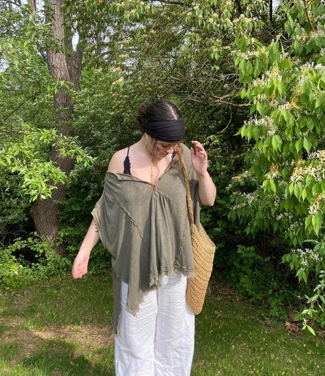 let’s hear it for linen season!! huge time for me | Instagram Hippies, Bohemian Fits, Hippie Outfits Summer, Hippie Summer Outfits, Hippie Style Summer, Indie Style Outfits, Boho Hippie Outfits, Outfits Hippie, Outfit Hippie