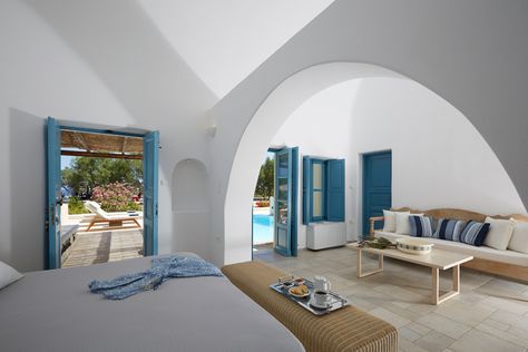 Black Rose Luxurious Suites in Santorini Sousse, Greek Bedroom Aesthetic, Greek House Interior, Greek Bedroom, Greek Interior Design, Greece House, Greek Decor, Mediterranean Living, Mediterranean Interior