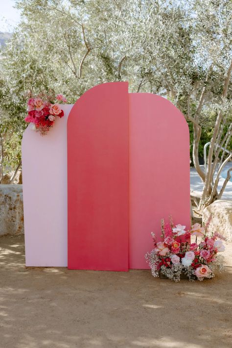 Pink Arch Backdrop, Sophie And Joe, Carmen Lopez, Palm Springs Wedding Venues, Hot Pink Wedding, Ace Hotel Palm Springs, Coin Photo, Wedding Arbors, Hot Pink Weddings