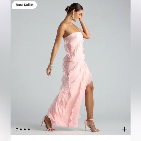 Light Pink Strapless Windsor Dress In Great Condition. Ruffle Prom Dress Long, Dreamy Romance, Formal Long Dress, Ruffle Long Dress, Formal Maxi Dress, Floral Dresses Short, Strapless Neckline, Elevated Style, Swimwear Dress