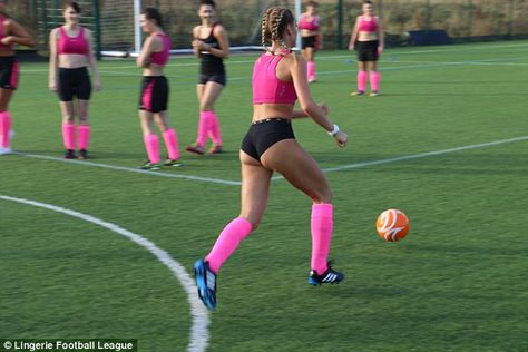 Jessica Farrington runs for the ball and leaves little to the imagination in the process Sports Fails, Football Youtube, Lingerie Football, Coach Outfits, Ryan Giggs, Women's Football, Football Coach, Sports Wallpapers, Stitch Marker