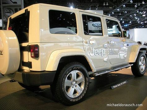All white Jeep Four Door Jeep Wrangler, Jeep Wrangler Tops, White Jeep, Jeep Wrangler Accessories, Wrangler Accessories, Mom Car, Dream Cars Jeep, Jeep Lover, Jeep Cars