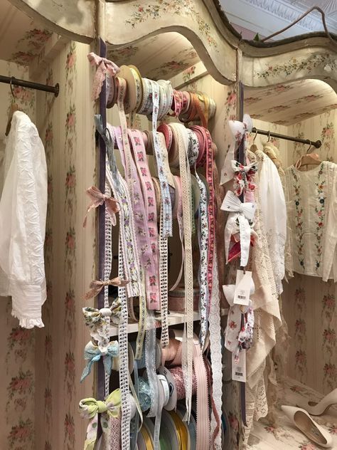 Tumblr, Sewing Aesthetic, Living In London, Student Fashion, Marie Antoinette, School Fashion, Sewing Room, Girly Things, Pretty In Pink