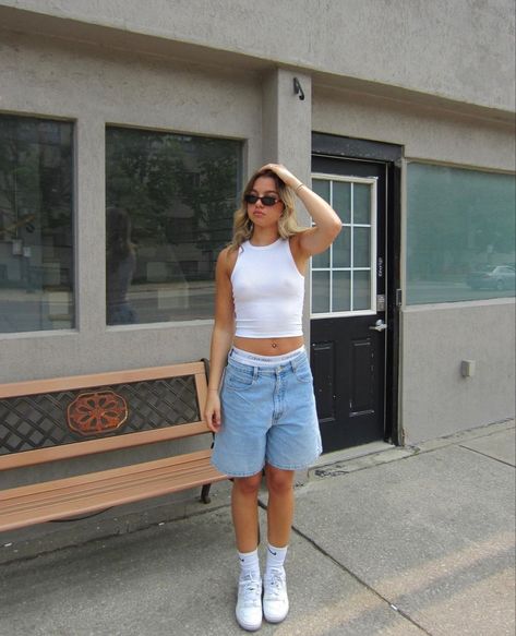 Jorts Outfits, Denim Shorts Outfit, Outfits Mit Shorts, Streetwear Mode, Shorts Outfits Women, Outfit Inspo Summer, Summer Shorts Outfits, Looks Street Style, Outfit Jeans