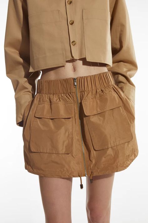 Spring 2024 – SAINT ART Utility Skirt Outfit, Cargo Outfits Women, Cargo Top, Saint Art, Skirt Inspiration, Utility Skirt, Khaki Skirt, Beige Outfit, Utility Pockets