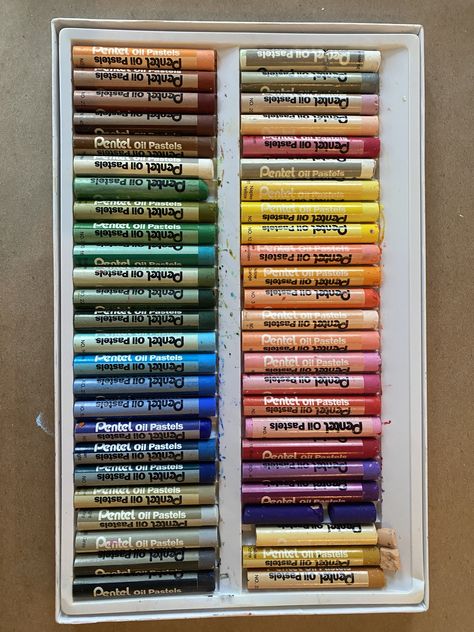 Oil Pastel Materials, Organisation, Oil Pastels Aesthetics, Drawing Materials Aesthetic, Drawing Supplies Aesthetic, Painting Supplies Aesthetic, Art Materials Aesthetic, Crayons Aesthetic, Artist Wishlist