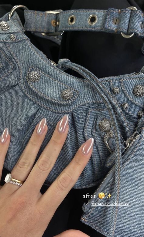 Hailey Bieber Christmas Nails, Nails 2024 Coffin, New Years Nails Aesthetic, Jelly Donut Nails, Glazed Aura Nails, Donut Glaze Nails Hailey Bieber, Bailey Beiber Nails, Nail Inspo￼, Hailey Bieber Nails Coffin