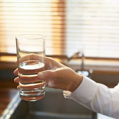 Staying hydrated and preventing dehydration is about more than just drinking eight glasses of water a day. Glasses Of Water A Day, Glasses Of Water, Not Drinking Enough Water, Healthy Hydration, A Glass Of Water, Mobility Exercises, Brittle Nails, Glass Of Water, Dehydration