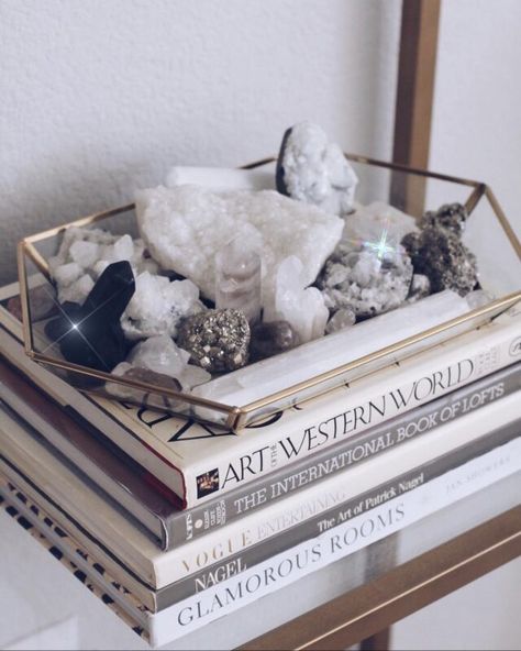 Room Decor Crystals, Decorate With Crystals, Crystal Collection Display, Crystals Aesthetic, Crystal Room Decor, Sarah Grace, Crystal Room, Crystal Vibes, Crystal Altar