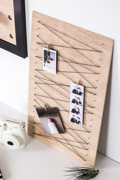 Create a simple clothespin memo board to keep important notes or display your favorite pictures with this easy DIY idea. #diy #office #organize Diy Desk Photo Display, Easy Display Ideas, Diy Decor Minimalist, Note Boards Diy Ideas, Project Display Ideas, Diy Notice Board Ideas, Easy Diy Ideas For The Home, Picture Craft Ideas, Diy Picture Board