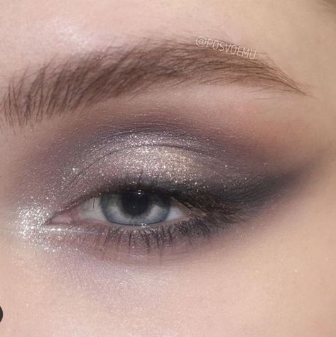 Starry Makeup, Makeup Materials, Grey Makeup, Smink Inspiration, Beauty Make-up, Eye Makeup Pictures, Beautiful Eye Makeup, Makeup Eye Looks, Eye Makeup Art