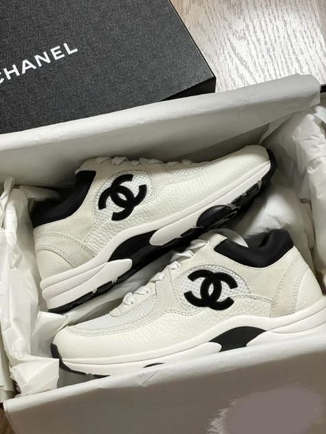 Chanel Trainers, Chanel Street Style, Dior Sandals, Chanel 2023, Chanel Casual, Chanel Black And White, Chanel Sneakers, Dior Sneakers, Gucci Heels