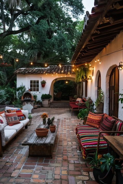 15 Tips to Achieve the Perfect Mexican Farmhouse Decor – Everyday Inspo Vintage Hacienda Decor, Mexican Ranch House, Mexican Casita, Mexican Hacienda Decor, Mexican Farmhouse Decor, Mexican Backyard, Mexican Farmhouse, Spanish Style Bathrooms Mexico, Mexican Houses