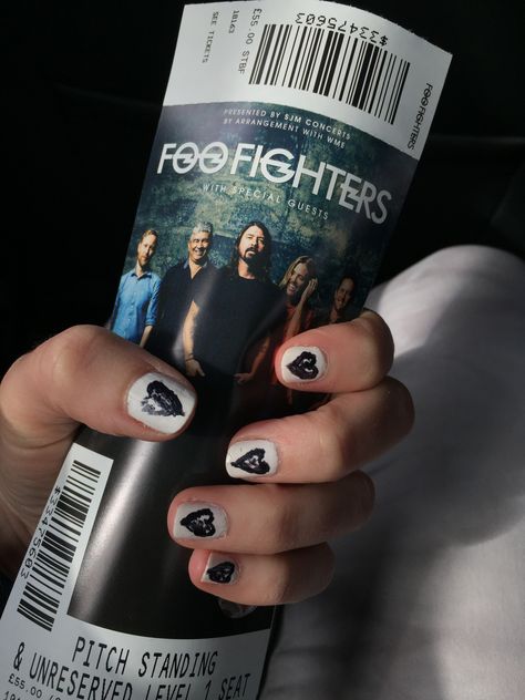 Foo fighters nails Foo Fighters Outfit Concert, Foo Fighters Nail Art, Foo Fighters Nails, Foo Fighters Outfit, Foo Fighters Concert Outfit, Dave Ghrol, Foo Fighters Concert, Foo Fighter, Indie Clothing