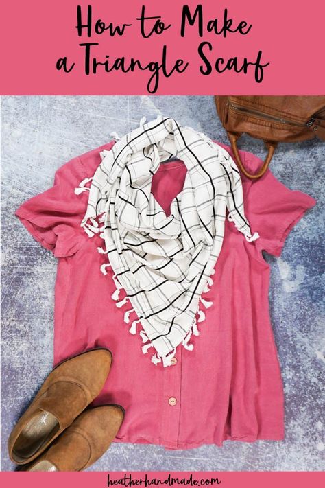 A triangle scarf is quick to sew with 1 yard of fabric and some trim. It'll fold up nicely in a stocking! Couture, Scarf Sewing Pattern, Dog Bandana Pattern, Easy Handmade Gifts, How To Make Scarf, Fabric Scarf, Free Scarf, Diy Scarf, Beginner Sewing