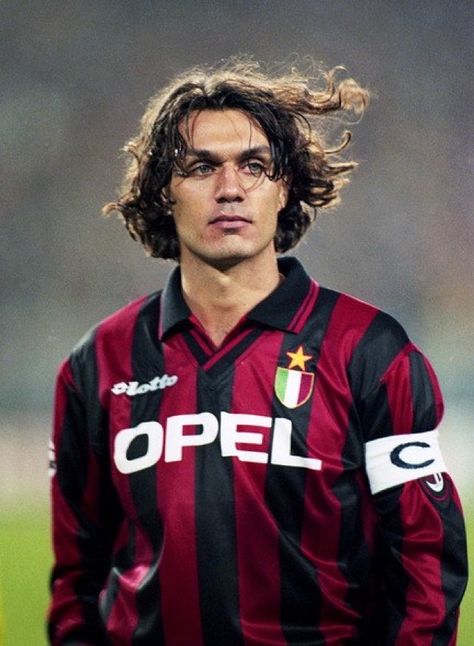 Paolo Maldini Cristiano Ronaldo Body, Milan Football, Paolo Maldini, Legends Football, Football Players Images, Football Photography, Soccer Inspiration, Retro Football Shirts, Football Images