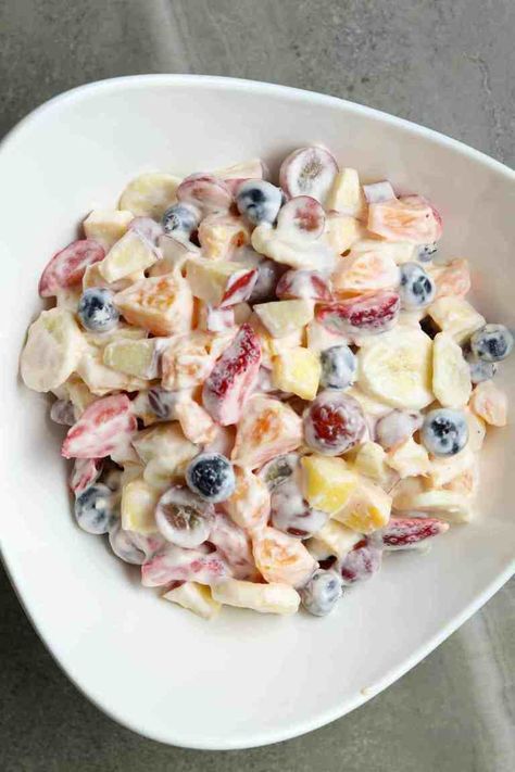 Cream Cheese Fruit Salad, Whipped Cream Fruit Salad, Fruit Salad With Cream, Fruit Dressing, Salad Snacks, Easy Fruit Salad Recipes, Tropical Fruit Salad, Dressing For Fruit Salad, Salad Cream