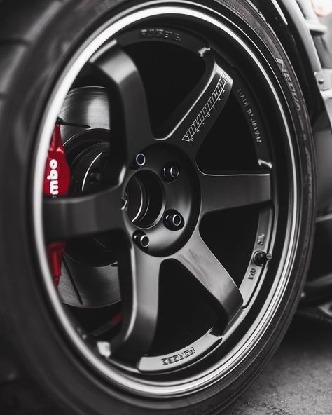 Ferny. on Instagram: “Wheel Wednesday #te37rt #raysmsc #rayswheels #volkracing #concavewheels #monoblock #jdmwheels #yokohamatire #ADVAN#neova #ado8r #brembo…” Jdm Wheels, Bronze Wheels, Black Betty, Rims For Cars, Aftermarket Wheels, Black Wheels, Vroom Vroom, Wheel Rims, Alloy Wheel