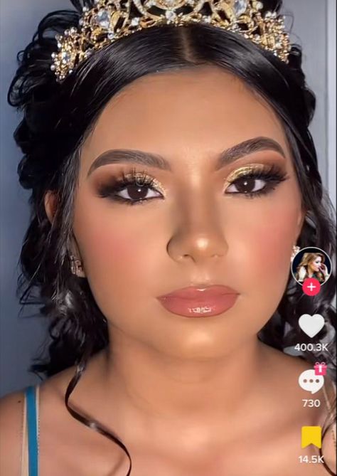 Balayage, Quince Make Up Emerald Green, Quince Colors For Morenitas, Gold Makeup Looks Quinceanera, Subtle Quince Makeup, Quince Makeup Looks For Red Dress, Full Face Makeup Quinceanera, Gold Dama Makeup, Xv Makeup Gold