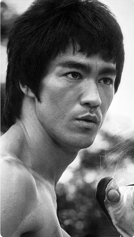 Bruce Lee Strong Portrait, Iconic Portraits, Old Man Portrait, Bruce Lee Art, Bruce Lee Photos, Foto Portrait, Drawing People Faces, Pencak Silat, Black And White Portrait