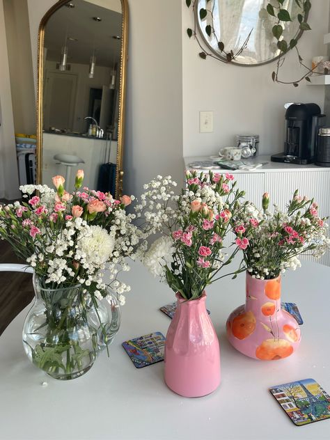 Flower Shower, Roses Art, Boquette Flowers, Art Animation, Flower Vase Arrangements, Nothing But Flowers, Flower Therapy, Animals Art, Art Animals