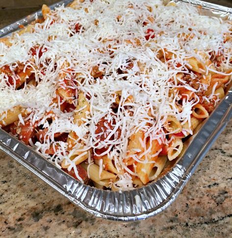 Baked Pasta For A Crowd Parties, Quick Meals For Large Groups, Side Dishes For A Crowd Parties, Pasta Bake For A Crowd, Ziti For A Large Crowd, Make Ahead Baked Ziti, Baked Ziti Freezer Meal, Baked Ziti Crockpot, Freezer Baked Ziti