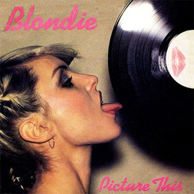 Young Debbie Harry licking a vinyl record Blondie Albums, Blondie Heart Of Glass, Rock Album Covers, Classic Album Covers, Vinyl Records Covers, Pochette Album, Lp Cover, Music Album Covers, Great Albums