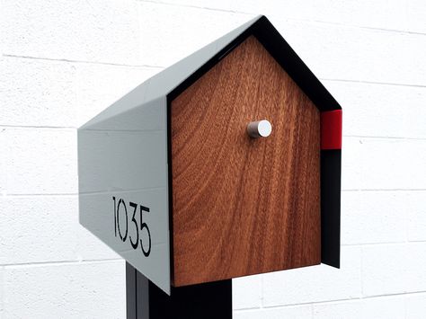 Modern Mailbox Post, Farmhouse Mailboxes, Modern Mailboxes, Stainless Steel Mailbox, Letter Box Design, Mailbox Stand, Cool Mailboxes, Steel Mailbox, Diy Mailbox