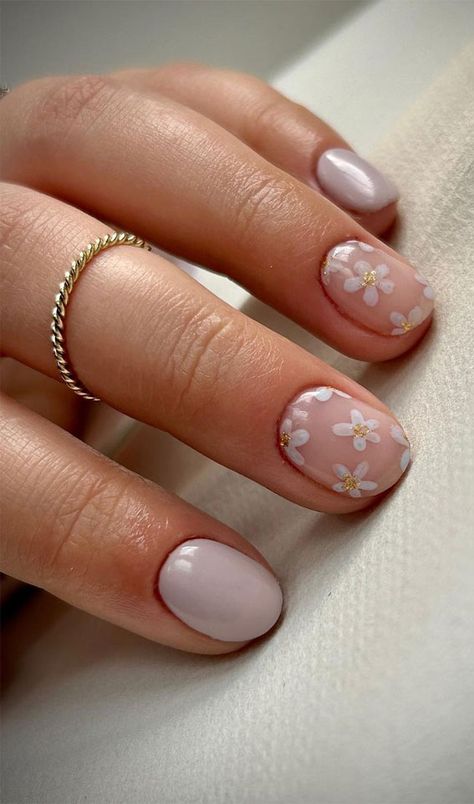 flower nails, flower nail art, flower nails designs, cute flower nails, pink floral nails, short nails flower, daisy nails, ditsy nails, flower and french tip nails Simple Short Nail Designs Summer Acrylic, Neutral Nails Flowers, Daisy Pink Nails, Very Short Natural Nail Designs, Nude Nails With Flower Design, Daisy Nail Designs, Natural Summer Nails, Flower Manicure, Sns Nails Designs