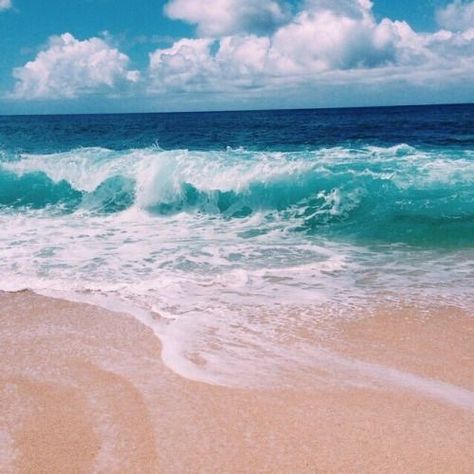 Angelo Guerriero, Ocean Waves Painting, Waves Photography, Ocean Pictures, Ocean Scenes, Wave Painting, Ocean Wallpaper, Beautiful Sea, Ocean Painting
