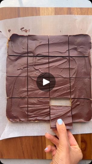 5.5M views · 146K reactions | These chewy No Bake Chocolate Peanut Butter Bars are made with only 4 ingredients - they’re a vegan, gluten-free, refined sugar free easy delicious dessert!  I used my @oathoats mix instead of oats to make the oat flour and it worked perfectly.

Comment “recipe” for a link to the full recipe.

https://feelgoodfoodie.net/recipe/chocolate-peanut-butter-bars/ | Yumna | Feel Good Foodie | feelgoodfoodie · Original audio Feel Good Foodie, Chocolate Peanut Butter Bars, Ww Food, Recipes 2024, Easy Girl, Healthier Sweets, Gluten Free Deserts, Weight Watchers Snacks, Yummy Desserts Easy