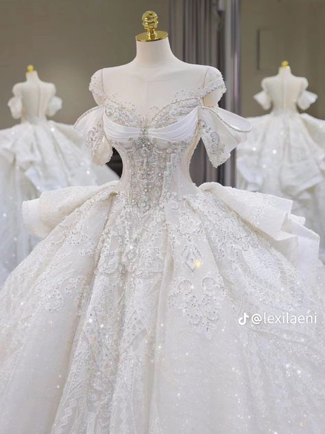 Princess Dresses White, Renisance Wedding Dresses, White Ball Gowns Princesses, Big Wedding Dresses Ball Gown Princesses, Belle Inspired Wedding Dress, White 15 Dresses Quinceanera, Hey Couture Wedding Dress, Beautiful Gowns Princesses, Hey Couture