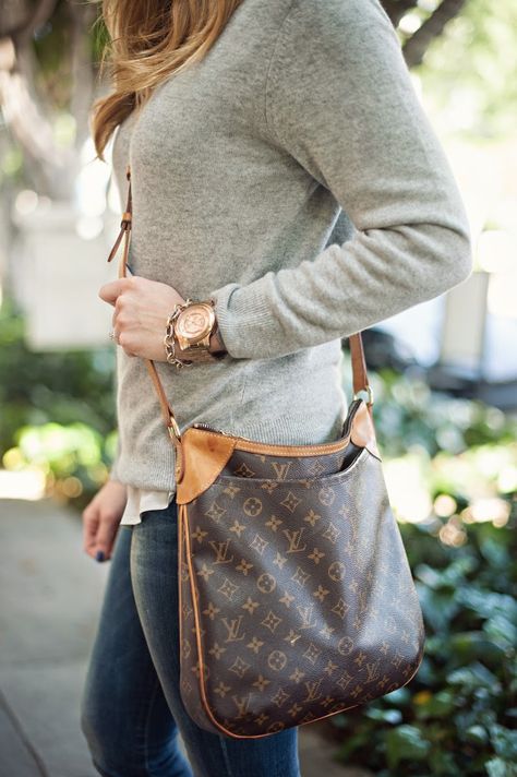 this LV bag OMG......www.lvbags-omg.com Lv Handbags, Τσάντες Louis Vuitton, New Louis Vuitton Handbags, Louis Vuitton Taschen, Tas Lv, Louis Vuitton Designer, Best Handbags, Hermes Handbags, Trending Handbag