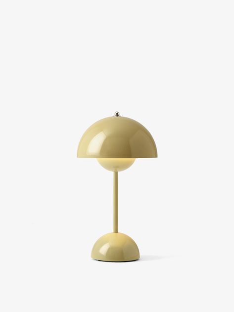 Lamp Png, Vermilion Red, Portable Table Lamp, Verner Panton, Decoration Originale, Portable Table, Table Lamps For Bedroom, Floor Lamp Design, Curated Design