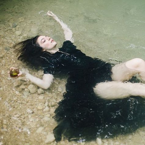 lordemusic: tea at dawn, a deleted scene, and lady of the lake Lorde, Dress Underwater, Lorde Lyrics, Underwater Photoshoot, Lake Photoshoot, Lady Of The Lake, John Everett Millais, Melodrama, Music Artists