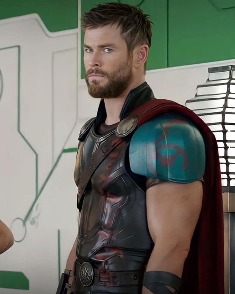 Thor: Ragnarok Sci Fi Landscape, Thor Odinson, Chris Hemsworth Thor, Thor Ragnarok, Marvel Thor, Loki Marvel, Marvel Women, Marvel 3, Doctor Strange